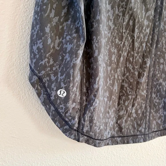 Women’s Lululemon Sculpt Tank Top Black Leopard Size 12 - Picture 4 of 4